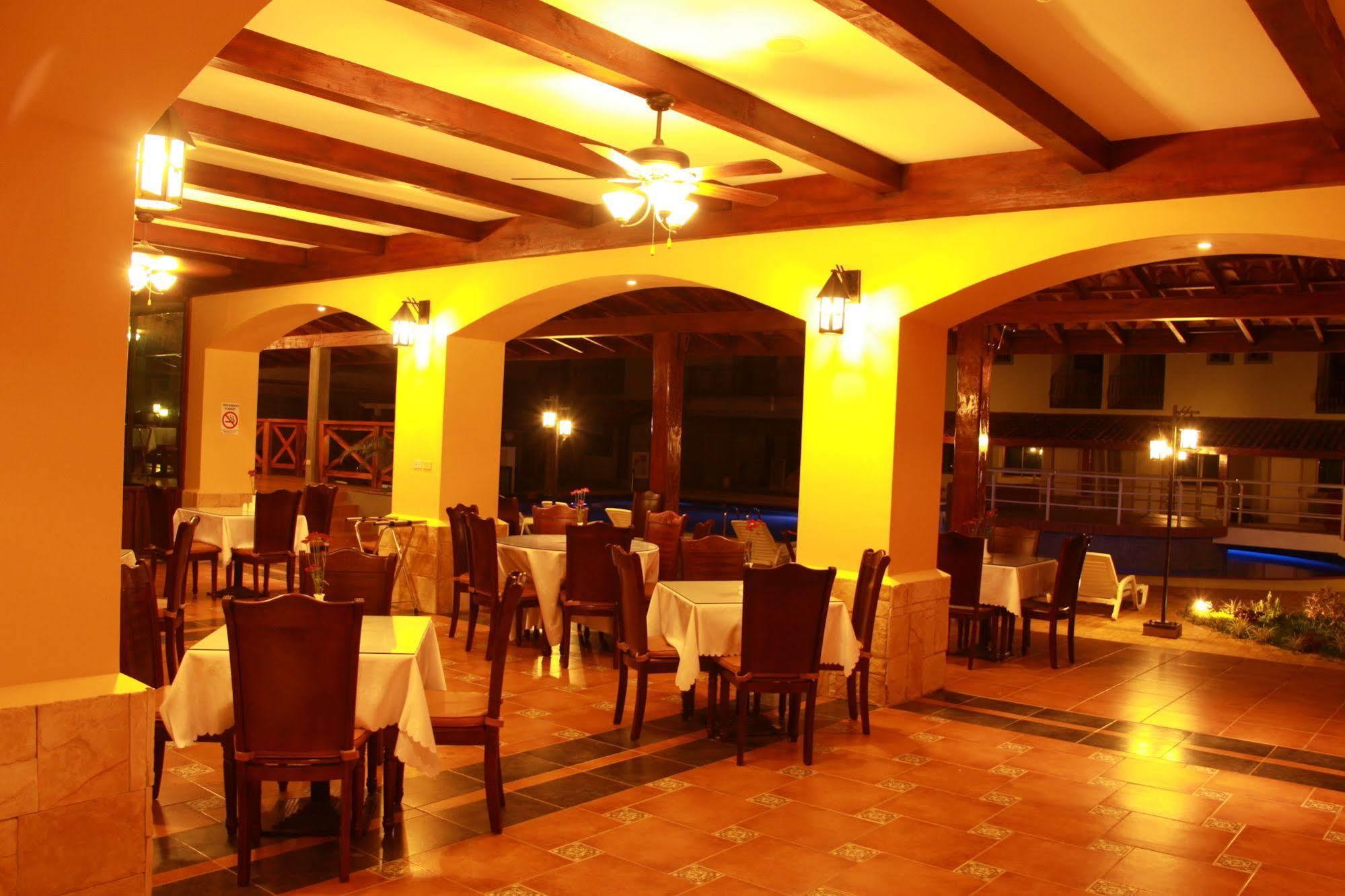 Gran Hotel Azuero Chitre Bagian luar foto
